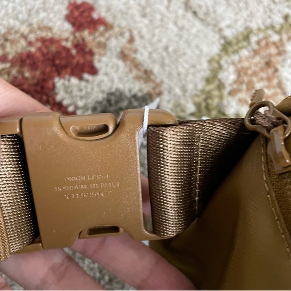 🍁Burnt Camel🍁 Lululemon Everywhere Belt Bag - Picture 6 of 12